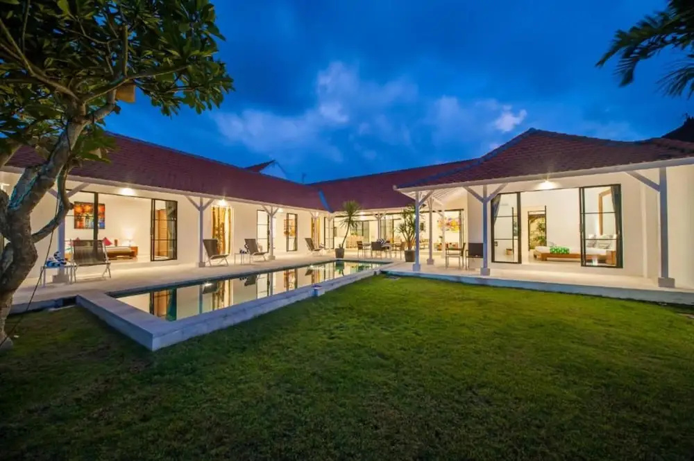 Specious 3Bedroom Rakuen Villa Canggu