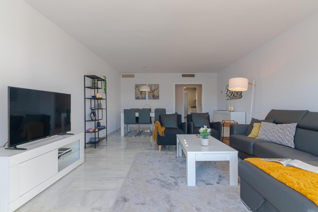 11226 - Modern beach side duplex penthouse.