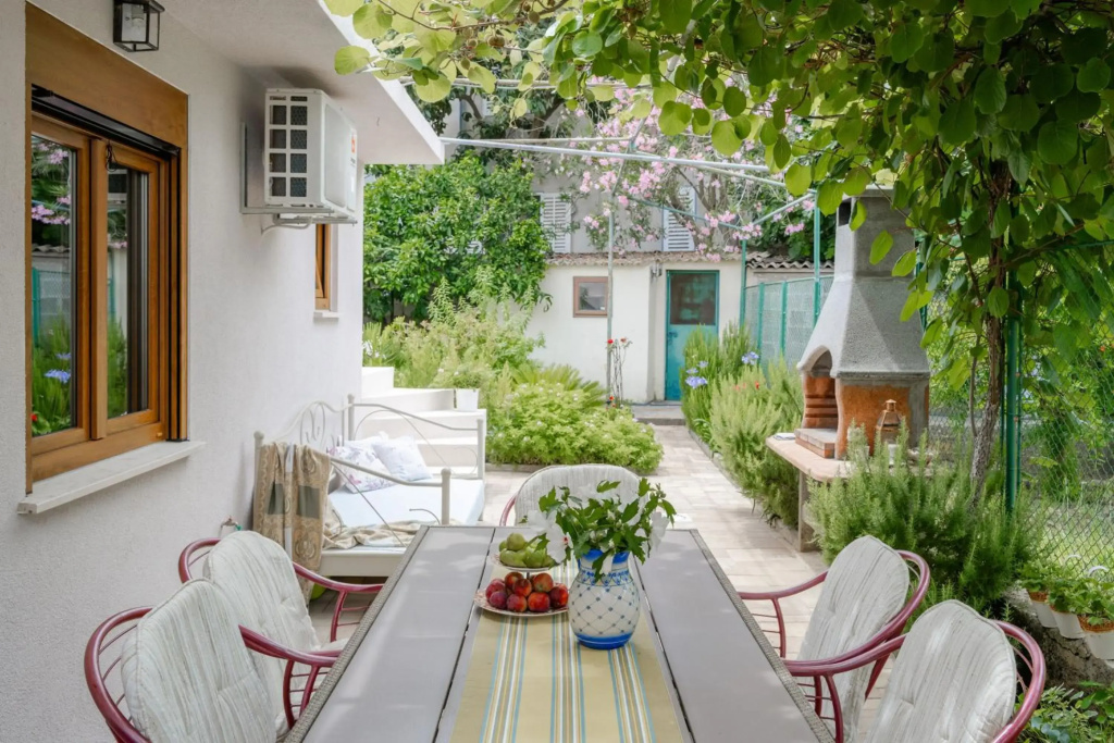 Garden apartment