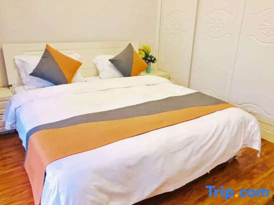 2 Bedrooms Suite with mountain view