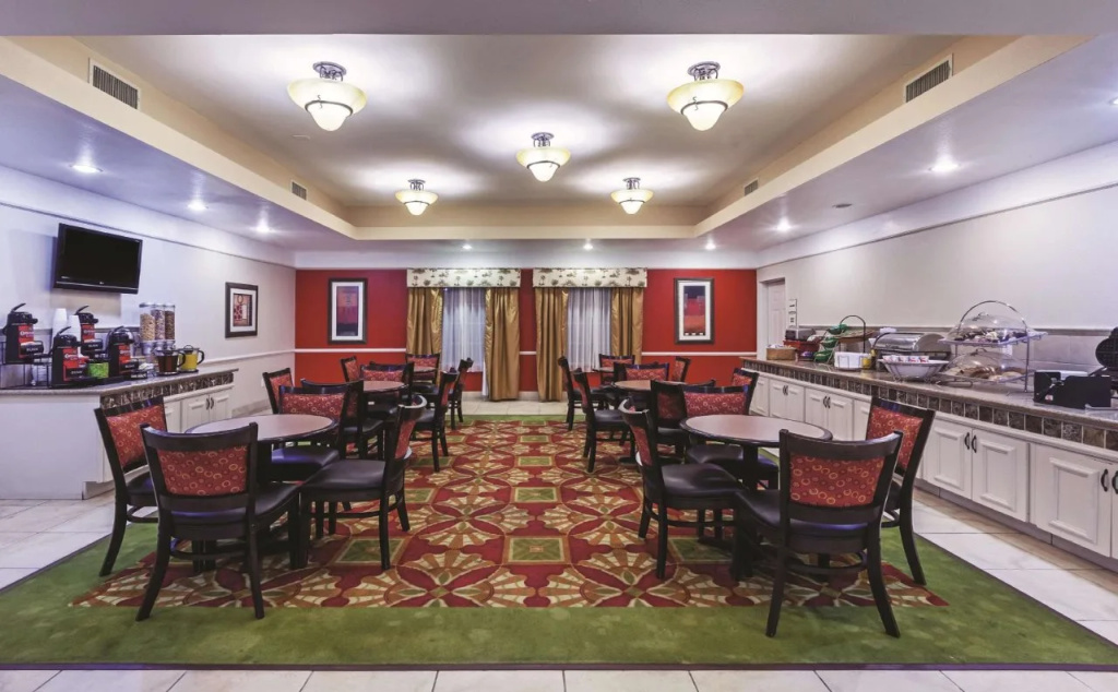 La Quinta Inn & Suites by Wyndham Winnie - Général