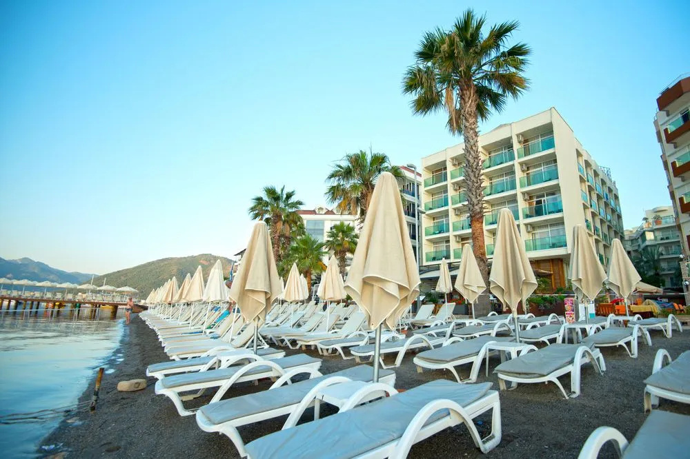 Beach & Waterfront