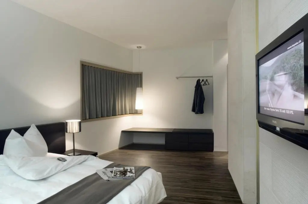 雙人房兩臥標準四人家庭房，配有雙人床