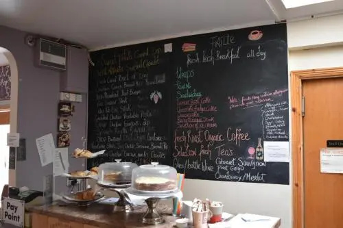 Food & Beverage