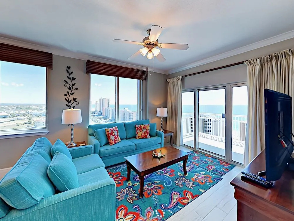 1010 West Beach Condo - 2 Br condo by RedAwning