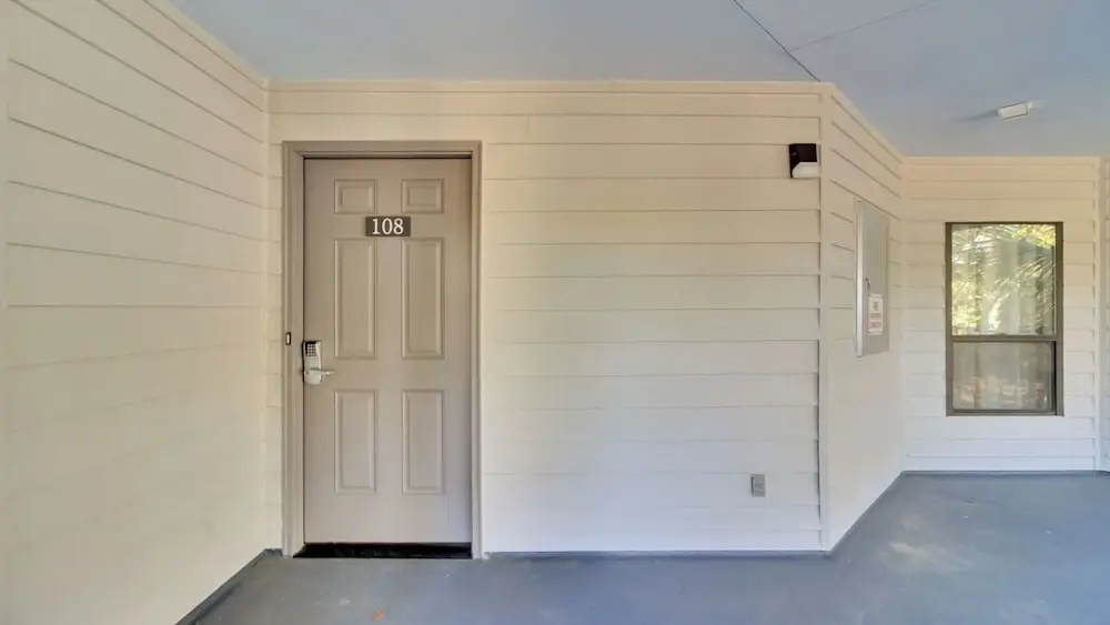Newly Renovated Beachfront Condo Pool & Balcony 108 Summerhouse by Avantstay