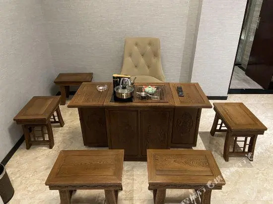 Food & Beverage