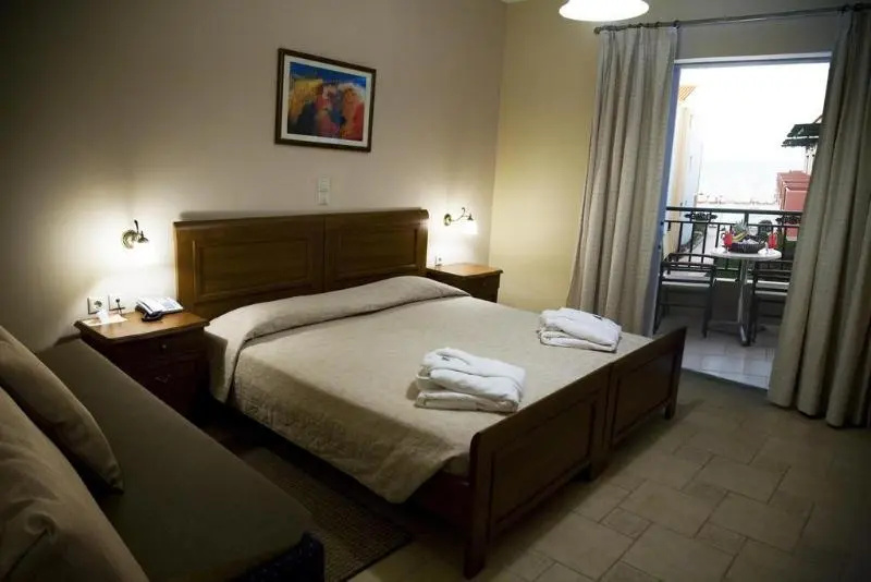 Double room (full double bed)