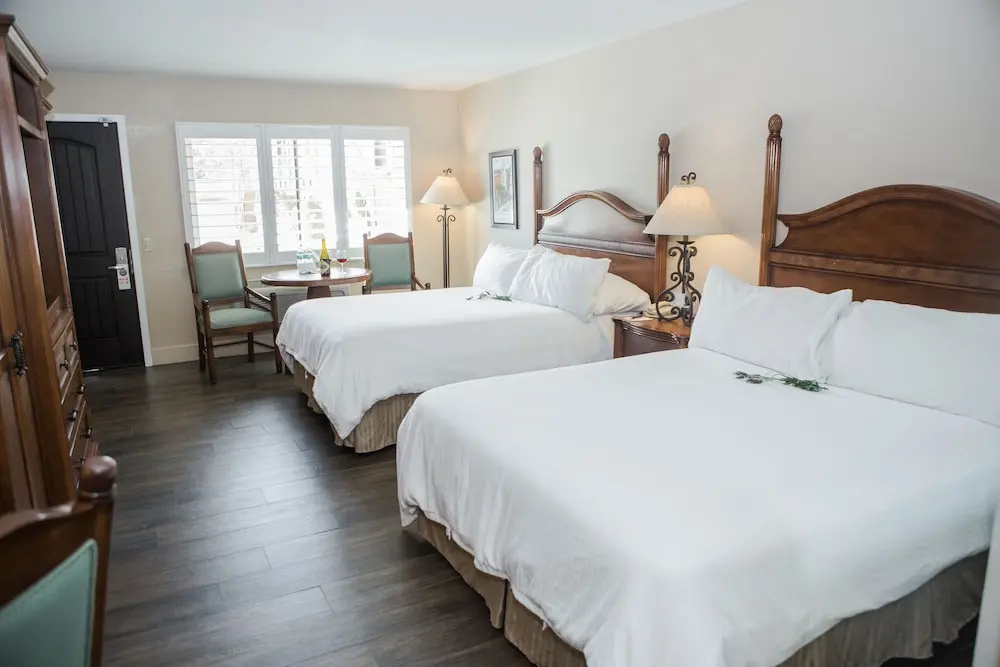 Deluxe Quadruple room
