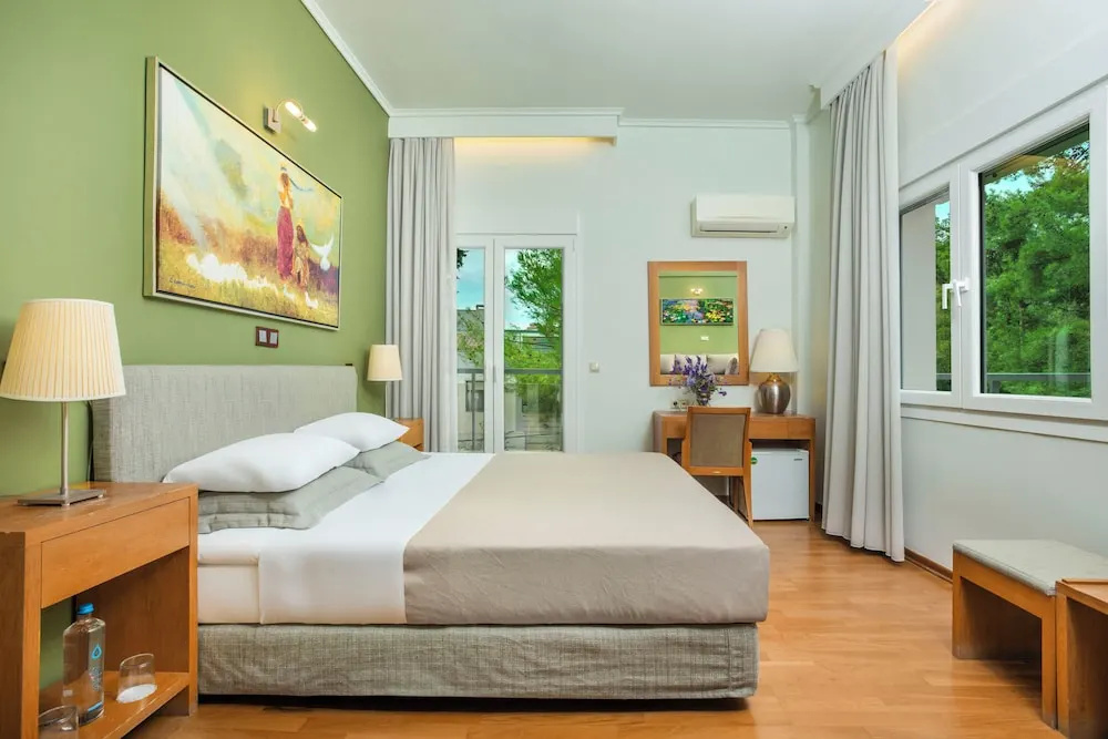 Executive Double room with balcony (full double bed)