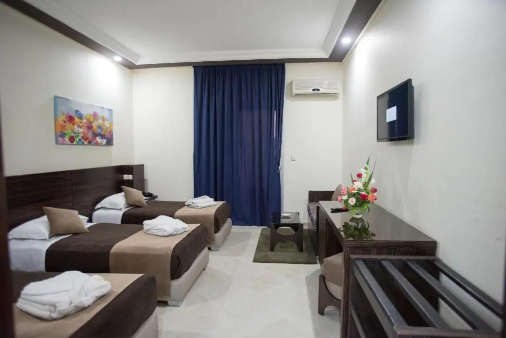 Standard Triple room