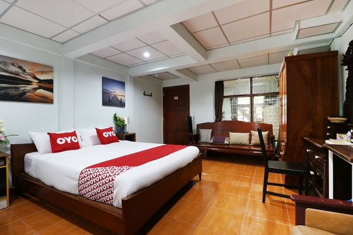 OYO 812 Nature House