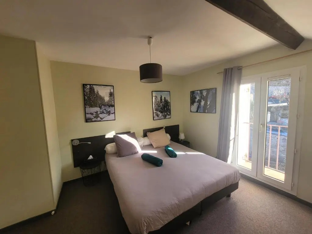 Standard Double room with garden view (full double bed)
