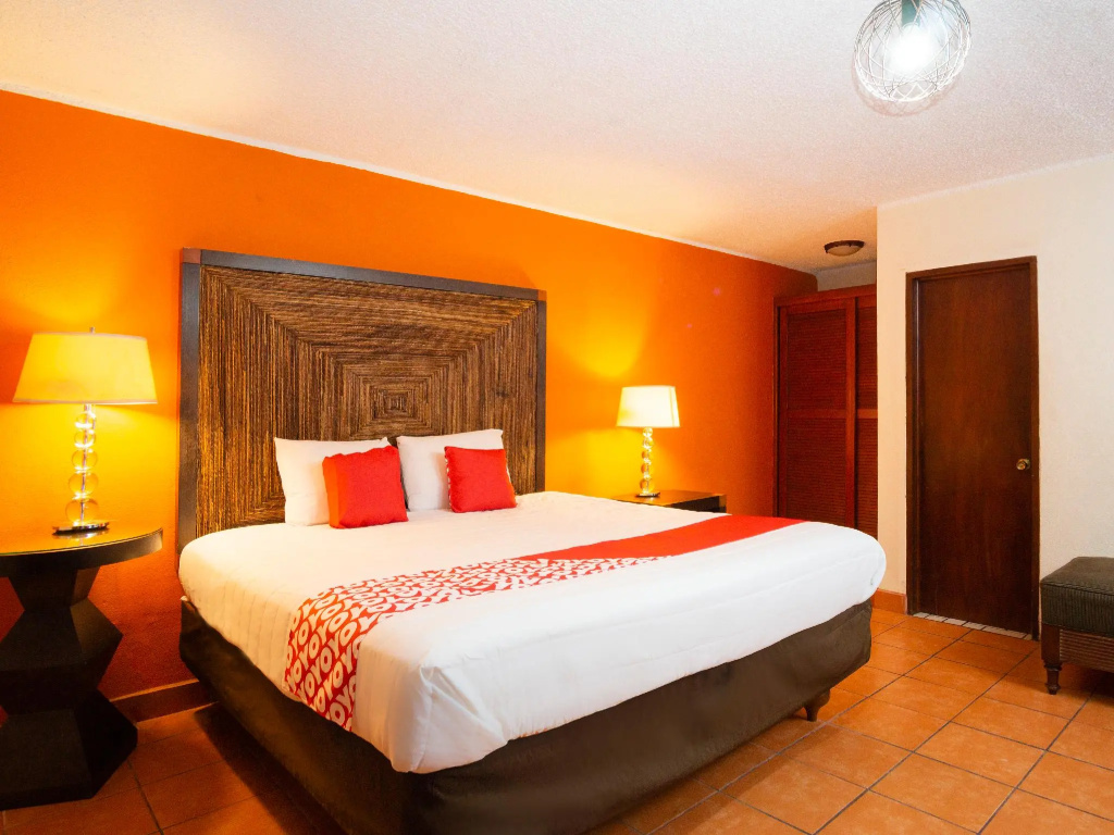 Deluxe Double room (full double bed)
