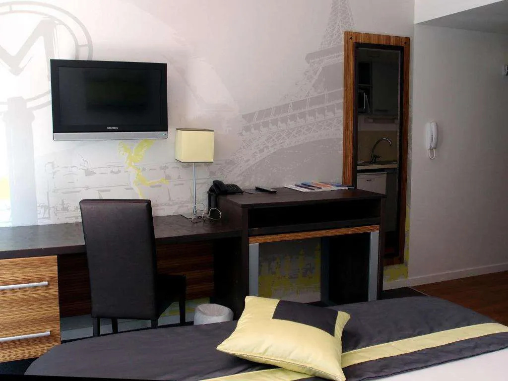 Отель Lagrange Apart'HOTEL Paris/Boulogne в Булонь-Бийанкуре