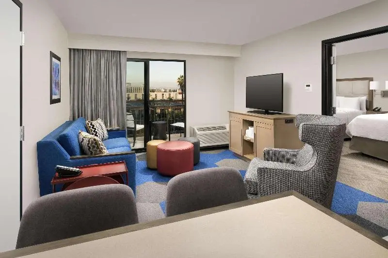 Hampton Inn & Suites Anaheim Garden Grove - Chambres