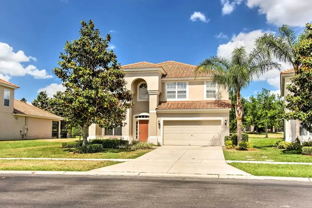 Spacious Kissimmee Villa - 3 Mi to Disney World!