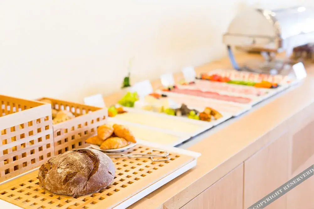 Food & Beverage