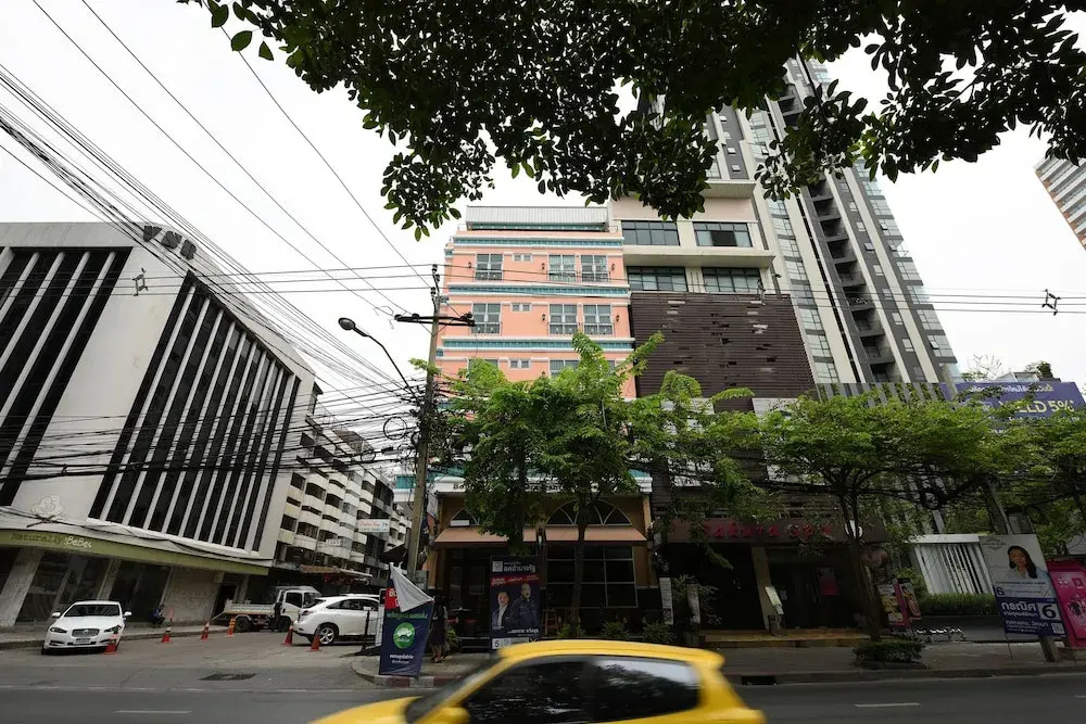 Hotel 72 Ekamai