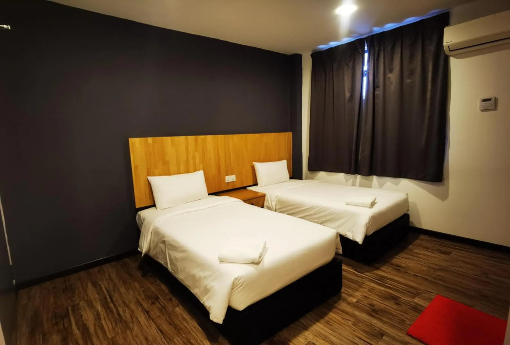 3-Plus Hotel — 4