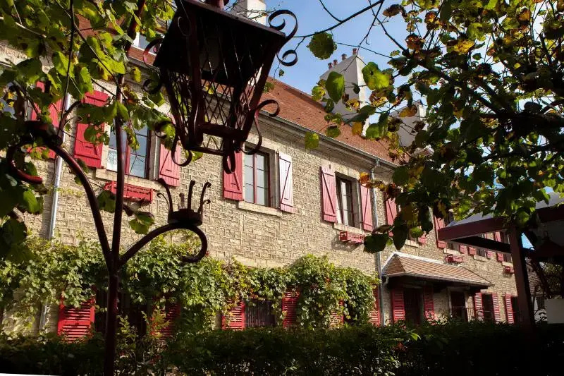 Voir la photo 1 — Logis Hotel Chez Gervais