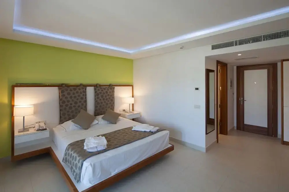 Standard room with balcony and with sea view
