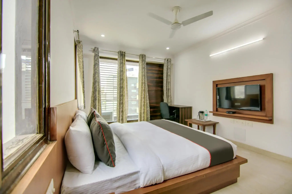 Classic Double room (full double bed)