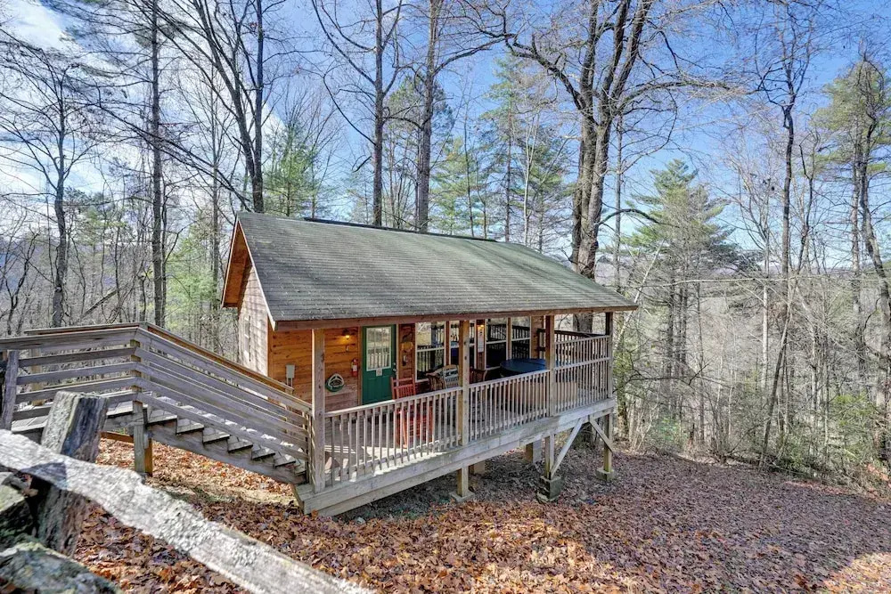 Cabin w/ Hot Tub - Near Nantahala Outdoor Center!