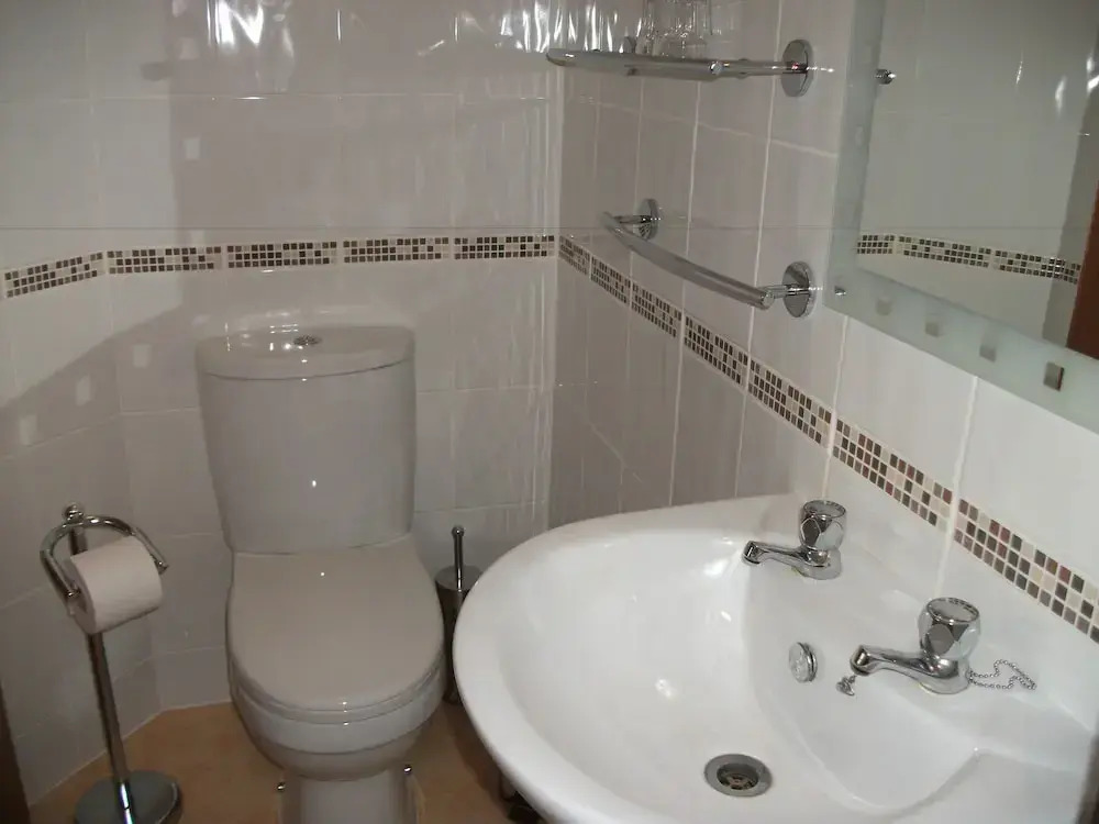 標準三人房，配大床