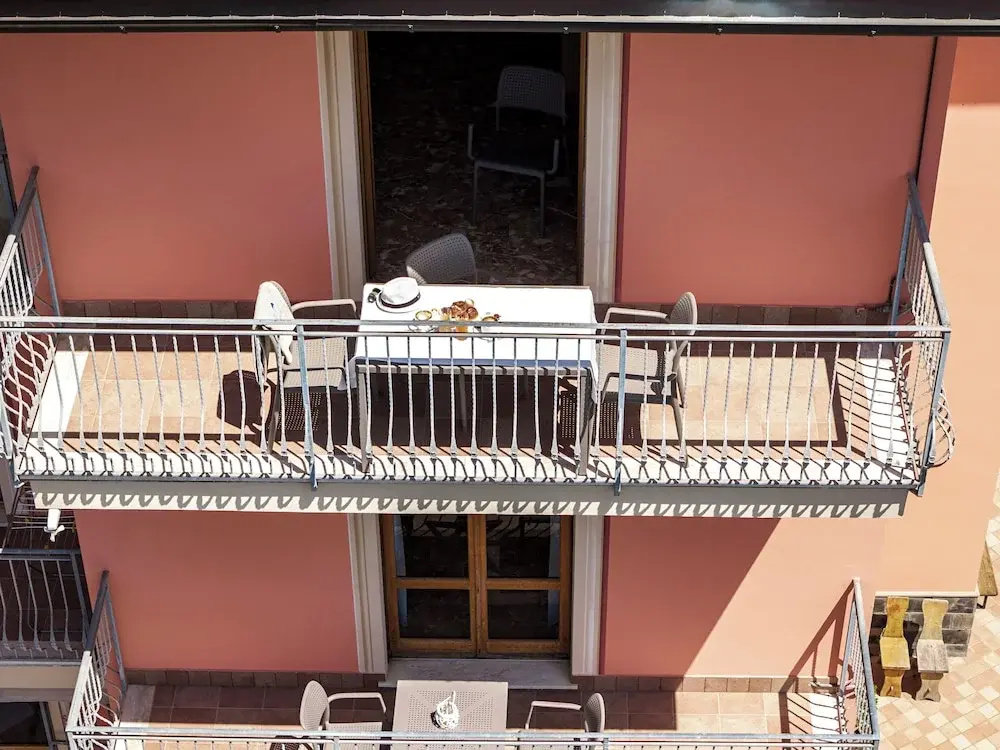 Kriss Apartments