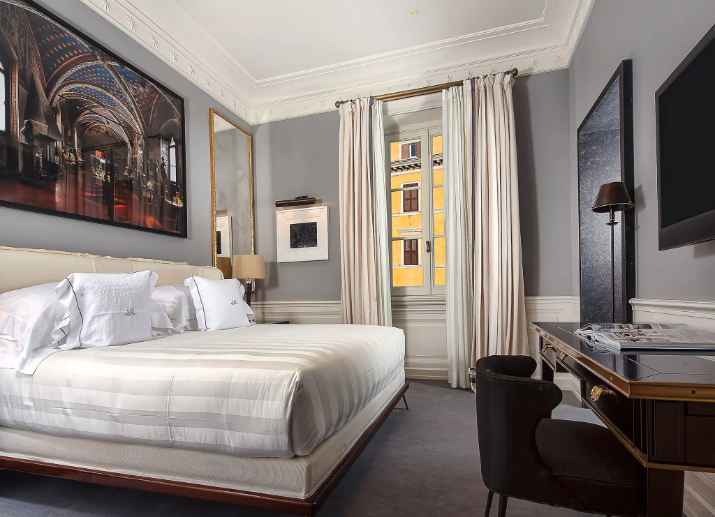 Deluxe Double room (full double bed)