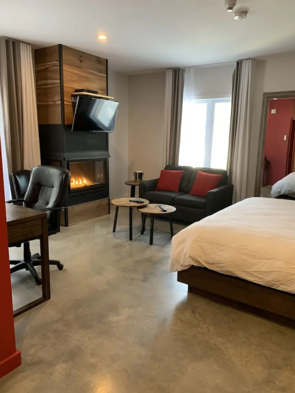 Superior Double room (full double bed)