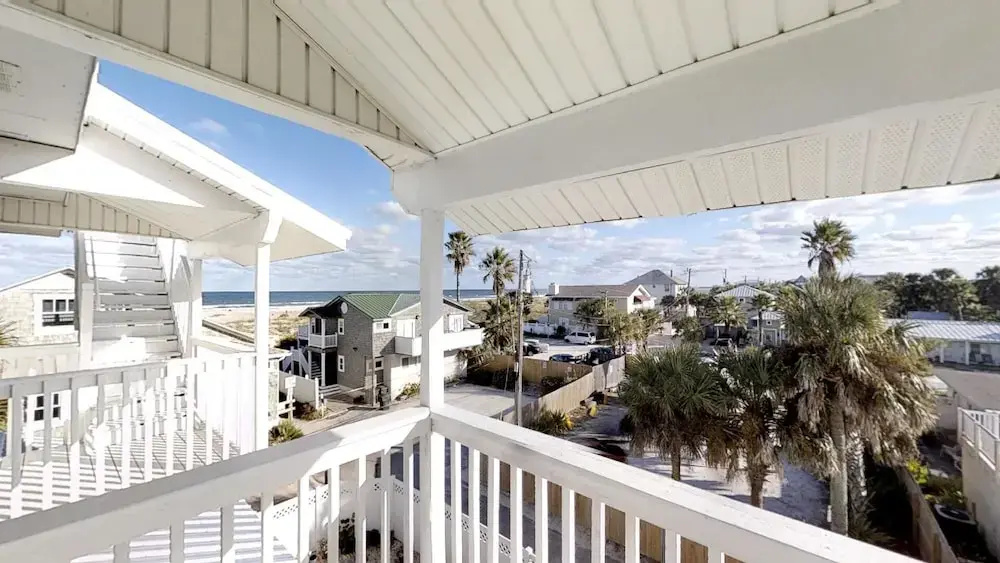 3 1st Street- Sea View - 6 Br Home
