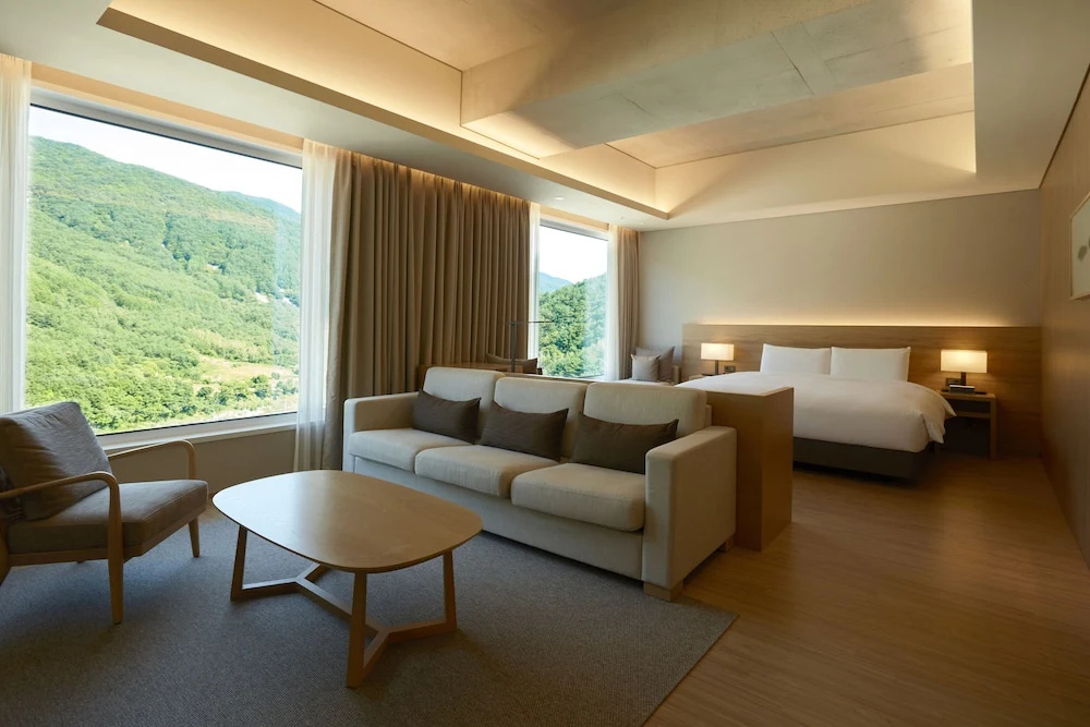 Double Suite (full double bed)
