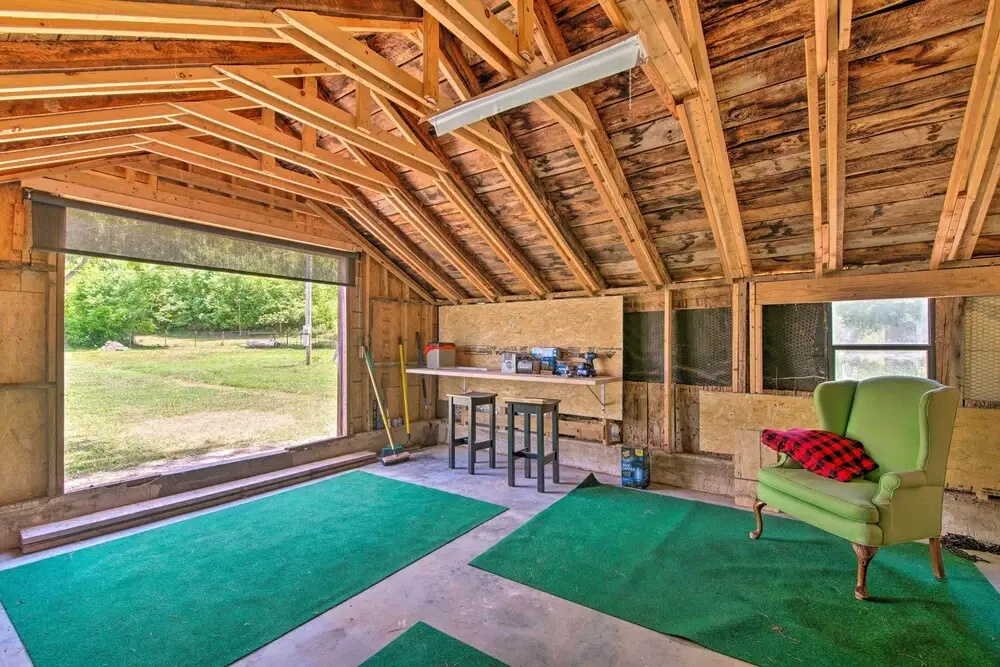 Bright Home w/ Fire Pit, Near Back 40 Trail!