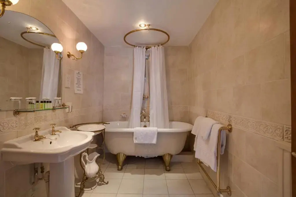The Saracens Head Hotel - Chambres