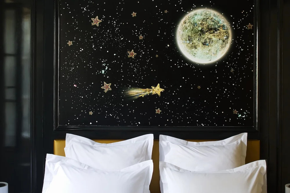 Hôtel du Petit Moulin, Haute Couture hotel by Lacroix 87