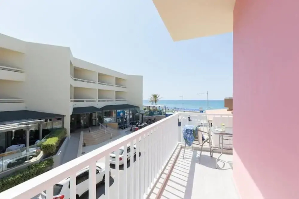 Anemi Green Cozy apt with beach views