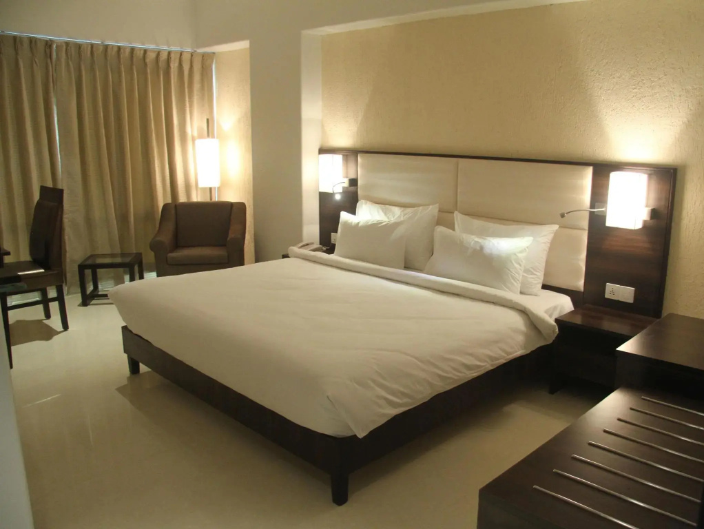 Deluxe Double room (full double bed)
