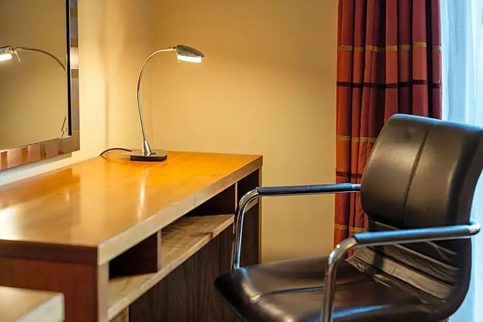 ORIDA Maidstone Hotel - Tap to explore photos