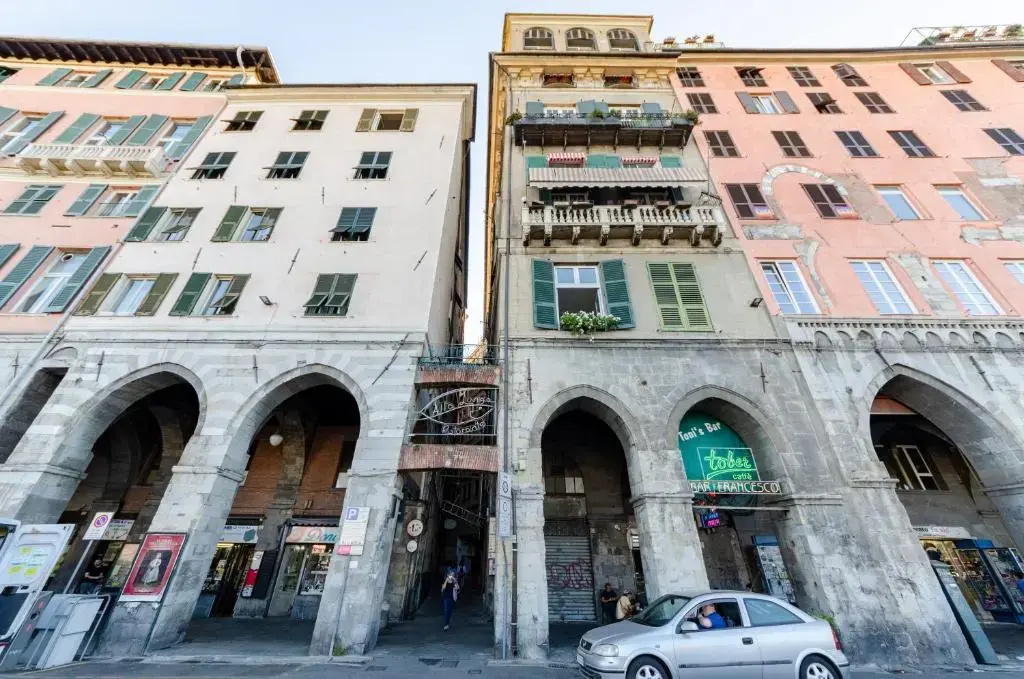 ALTIDO Ideal Flat near Aquarium
