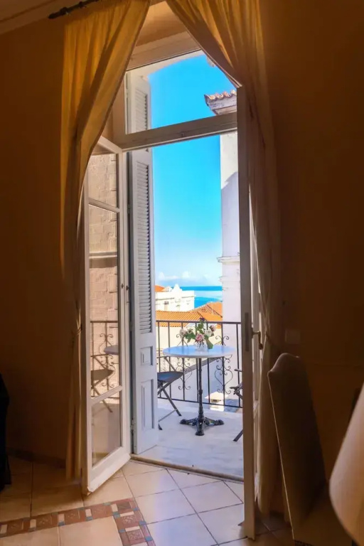 Classic Double room with balcony and with partial sea view (full double bed)
