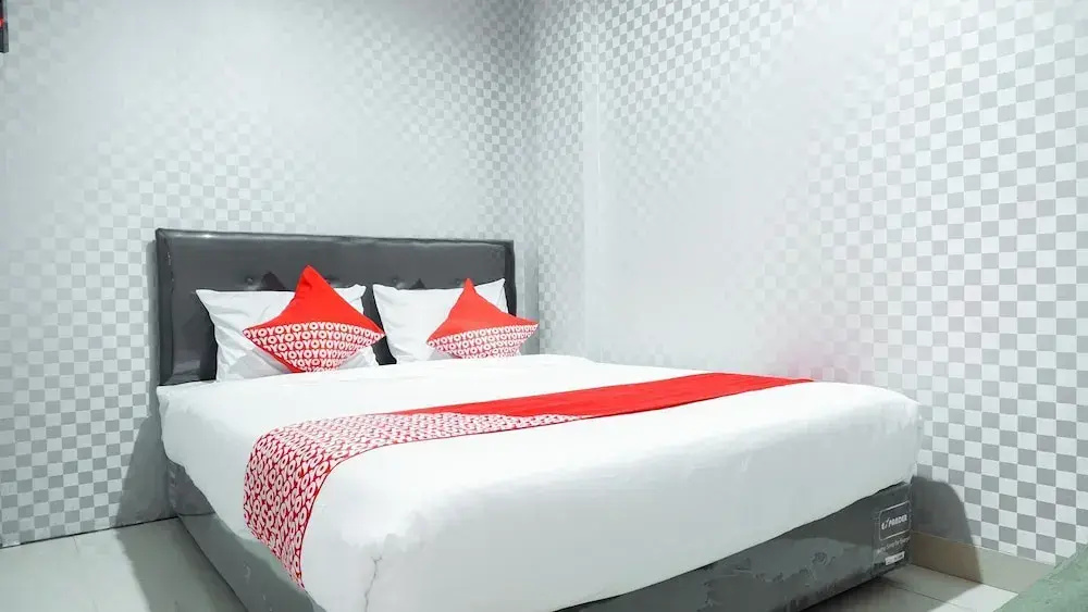 OYO 2609 Black Dots