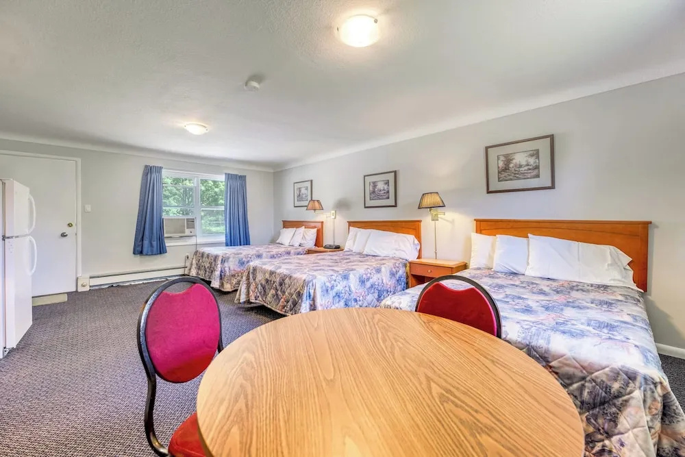 Standard Triple Family room