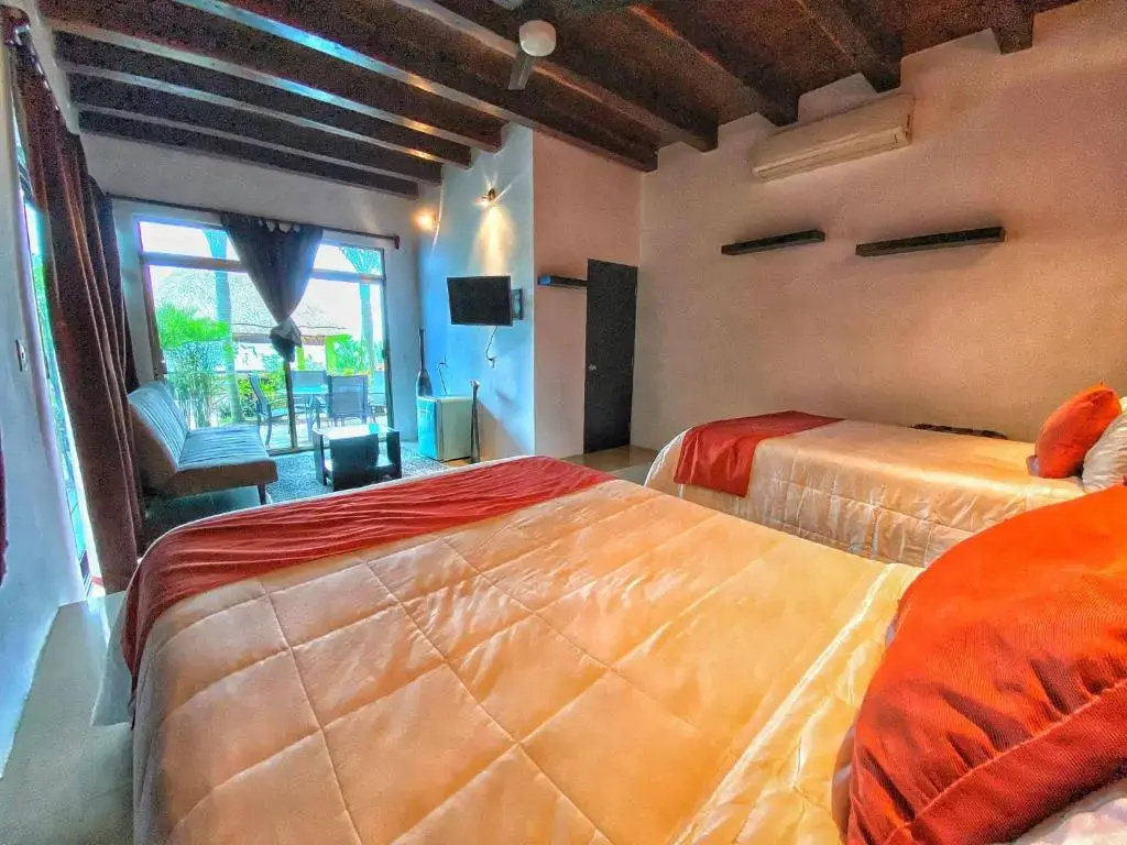 Standard Quadruple room with lake view