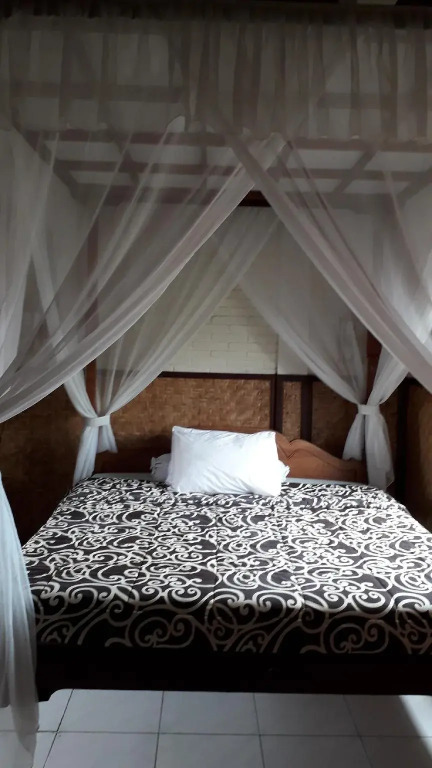 gallery_image_hidden_5