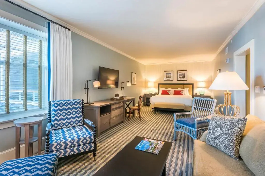 Double Suite with water view (full double bed)