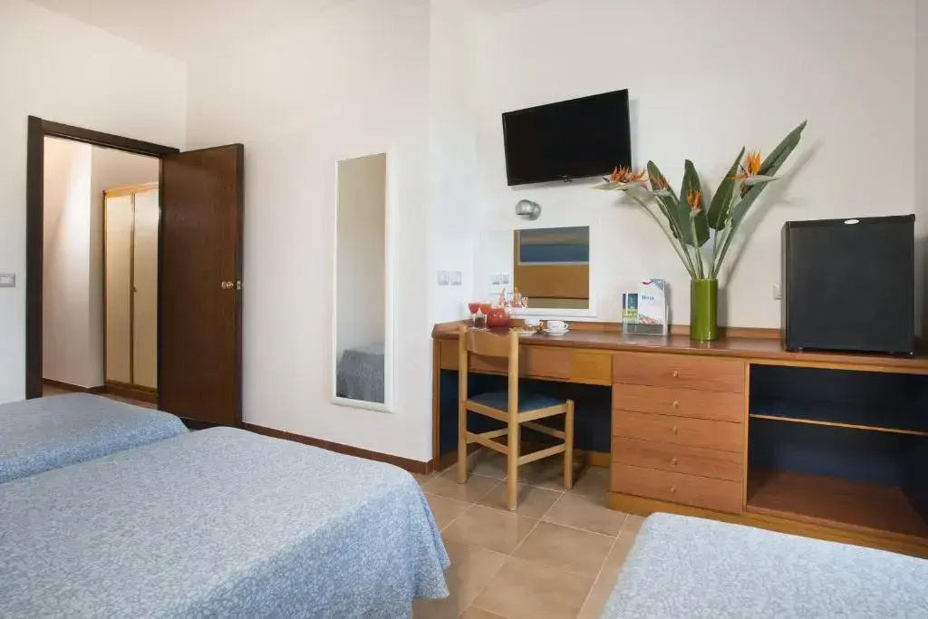 Triple room