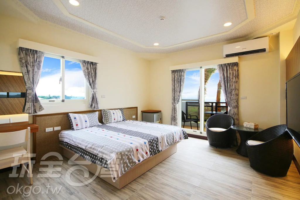 Standard Double room with balcony and with sea view (full double bed)