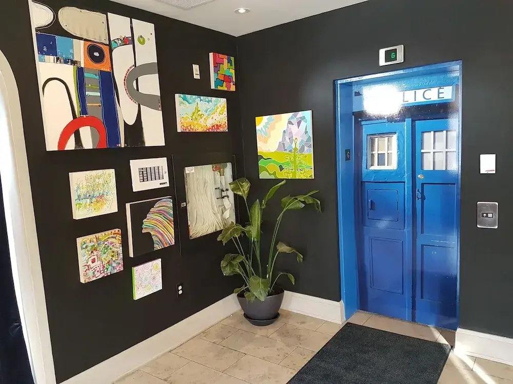 Lobby & Reception
